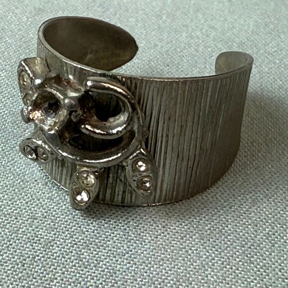 Vintage Floral Detail Faux Diamond Stones Cuff Style Silvertone Metal Ring - Picture 4 of 6